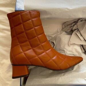Napoleoni cognac leather quilted booties